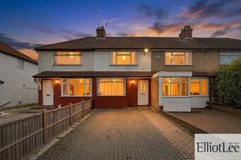 3 bed house to rent — Eastcote Lane, Harrow, HA2