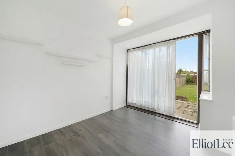 Eastcote Lane, Harrow, HA2, photo 6