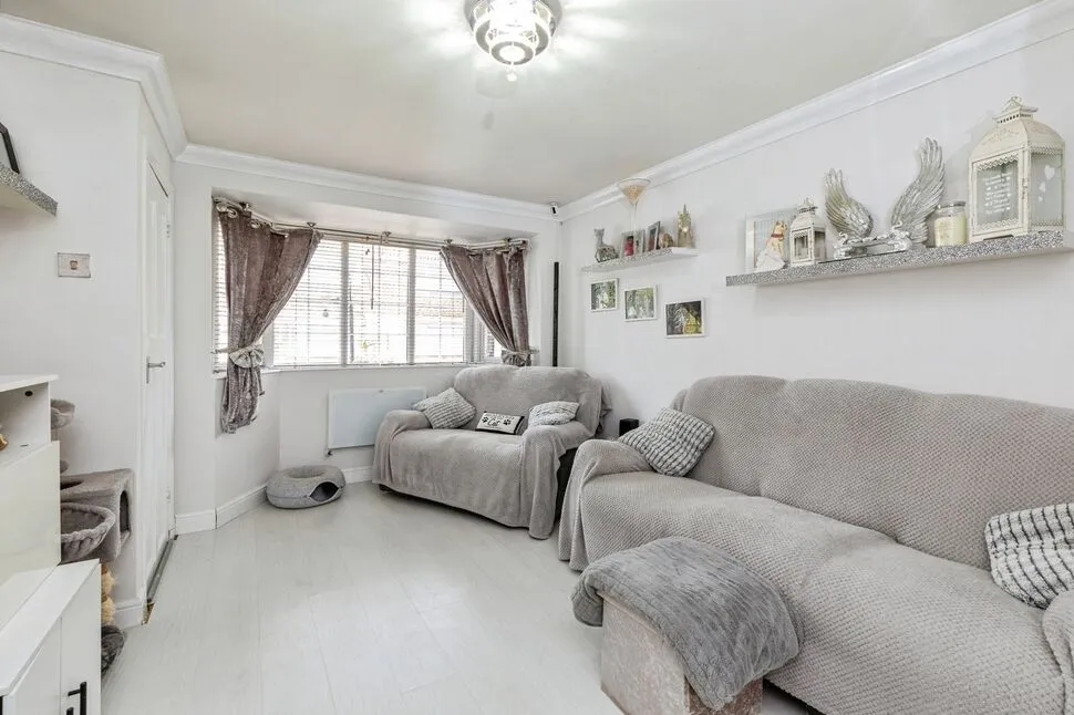 Fulmar Road, Rochester, Kent, ME2, photo 3