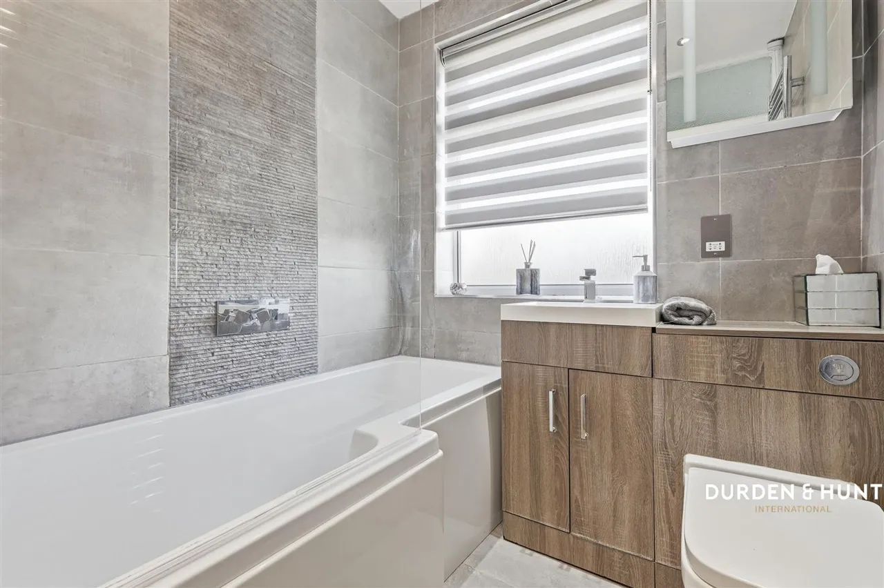 Roding Lane North, Woodford Green, IG8, photo 13