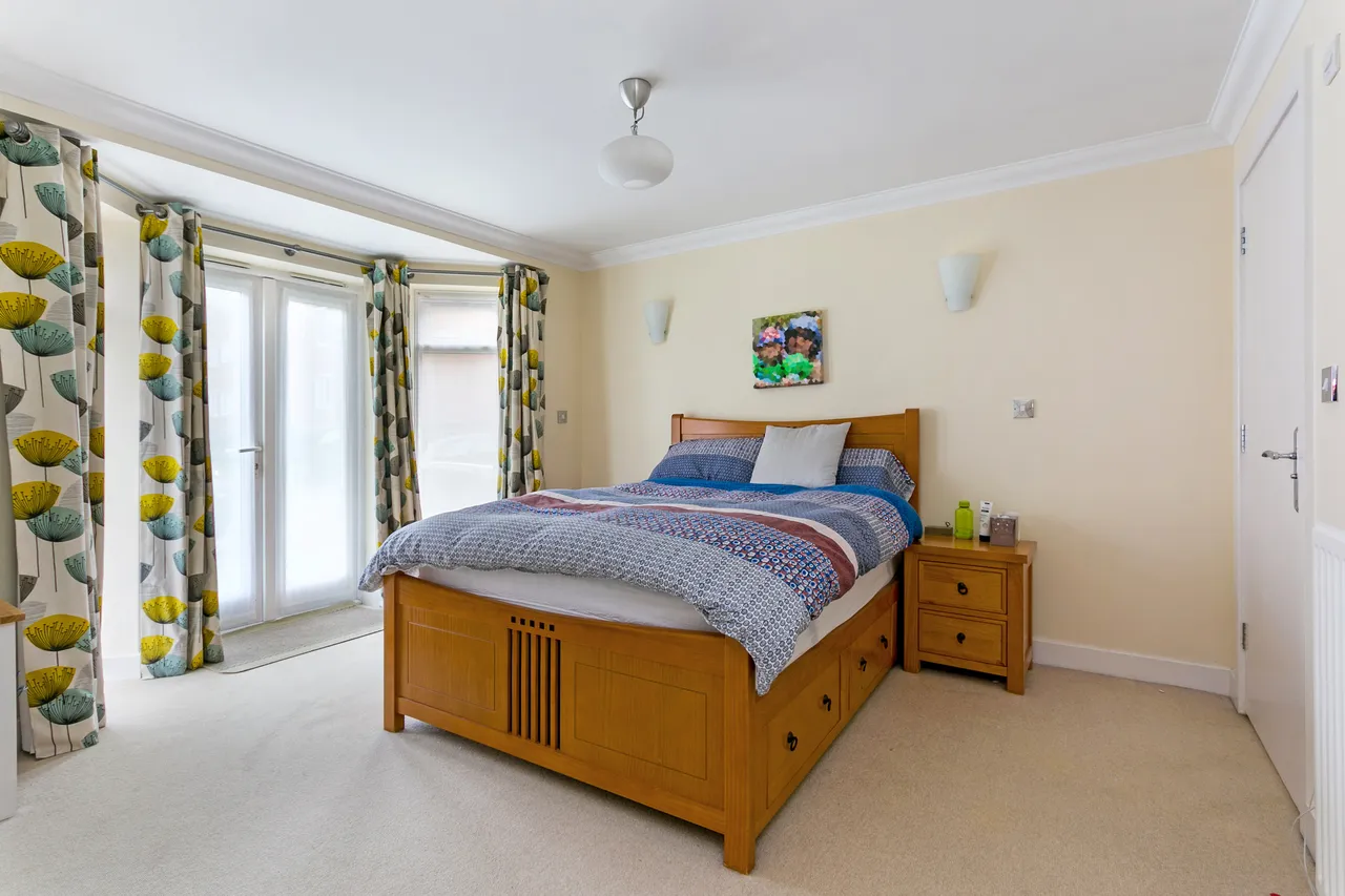 Longbourn, Windsor, SL4, photo 6