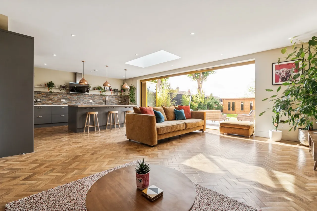 Queenswood Drive, Hitchin, SG4, photo 2