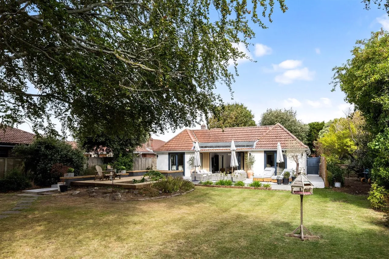 3 bed house for sale — Grange Park, Ferring, Worthing