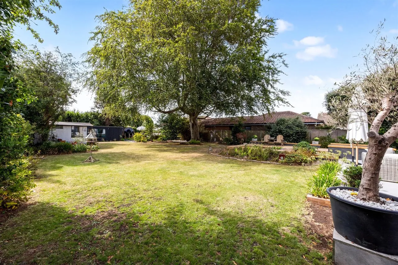 Grange Park, Ferring, Worthing, photo 2