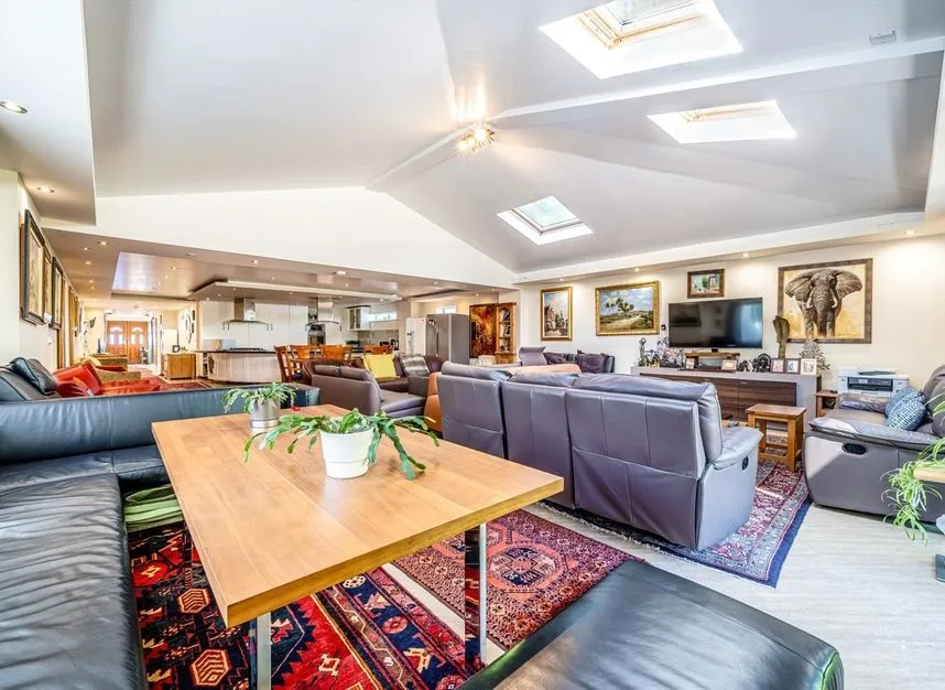 Great West Road, Isleworth, TW7, photo 2