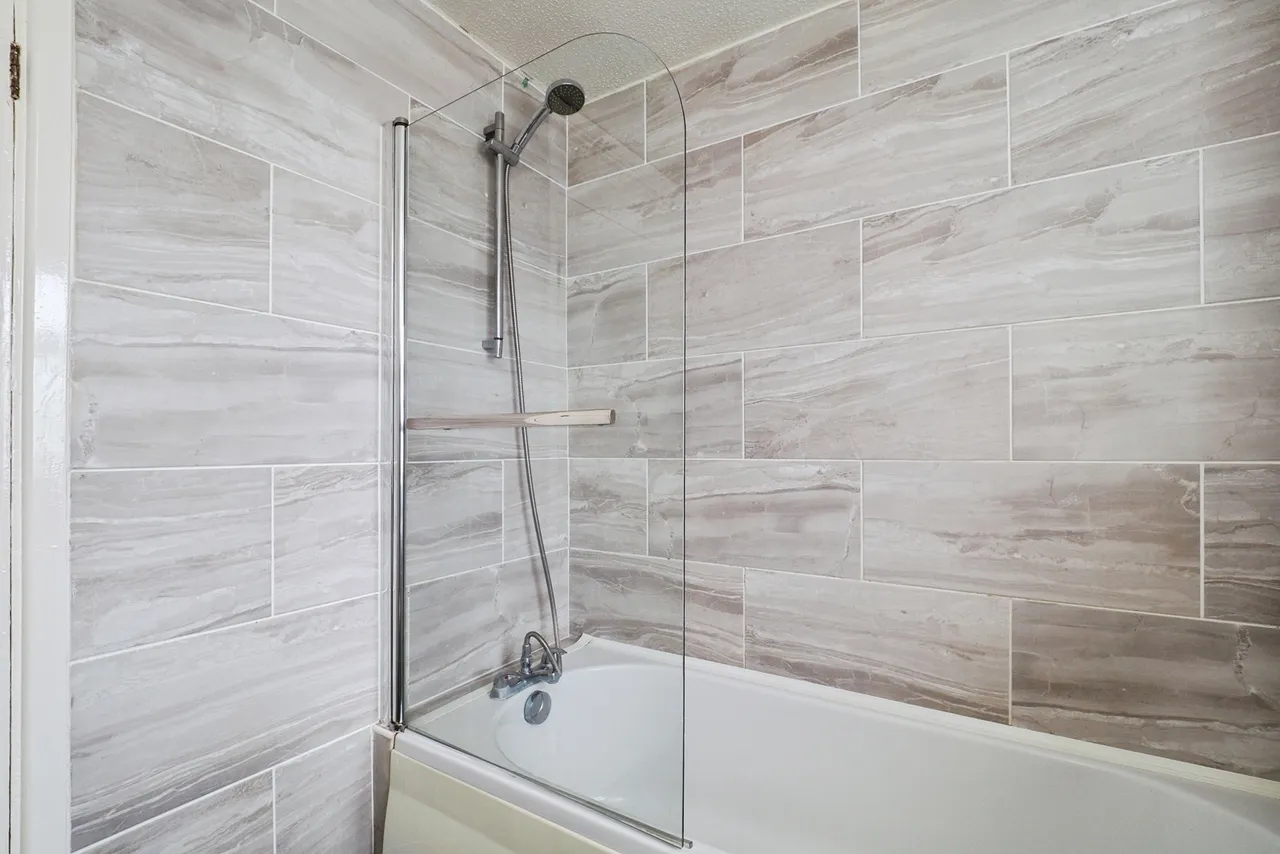 Porter Close, Clifton, Nottingham, NG11, photo 4