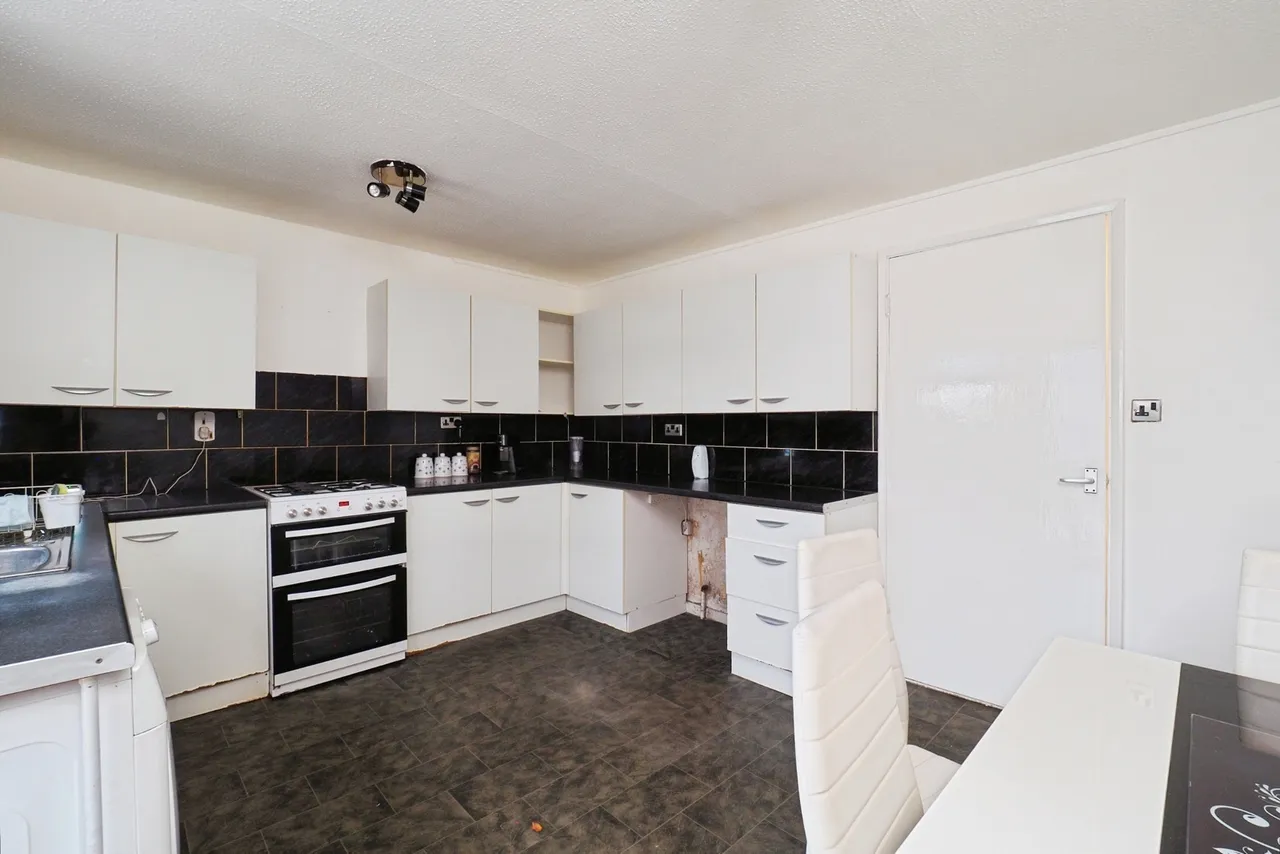 Porter Close, Clifton, Nottingham, NG11, photo 5