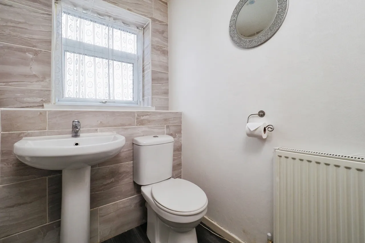 Porter Close, Clifton, Nottingham, NG11, photo 16