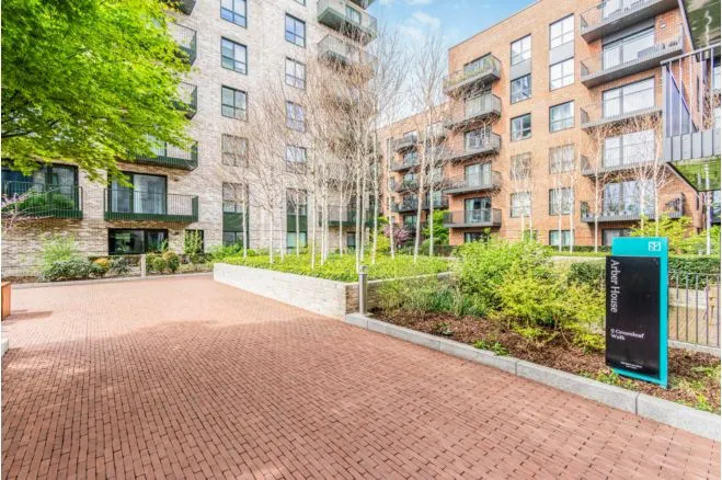 Greenleaf Walk, Southall, UB1, photo 16