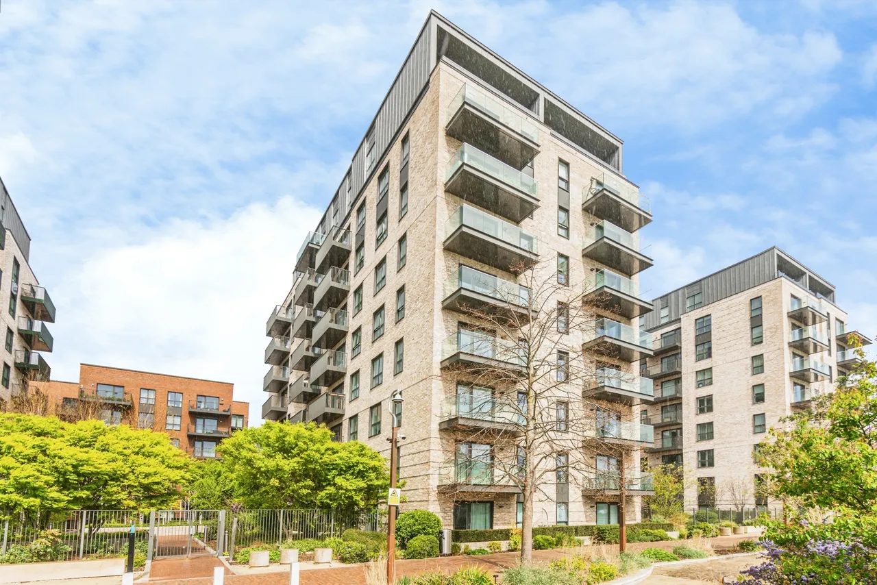 Greenleaf Walk, Southall, UB1, photo 5
