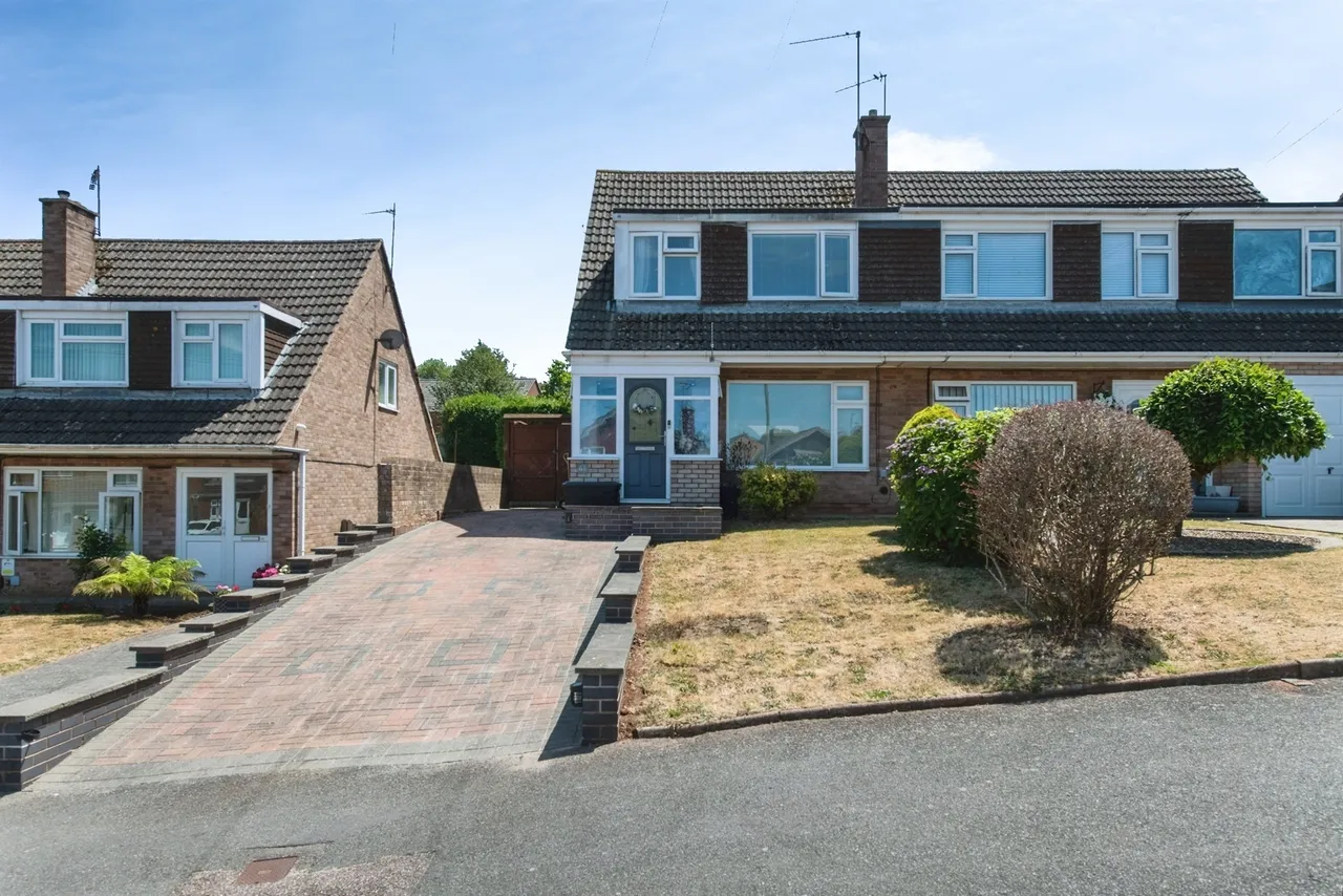 3 bed house for sale — Broadfields Road, Exeter