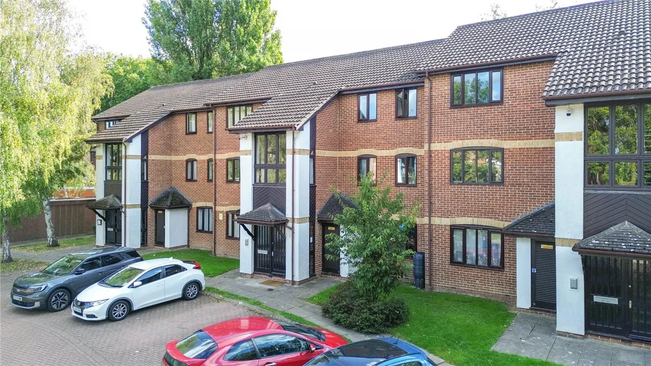 1 bed flat for sale, Pennyroyal Court, Reading, RG1