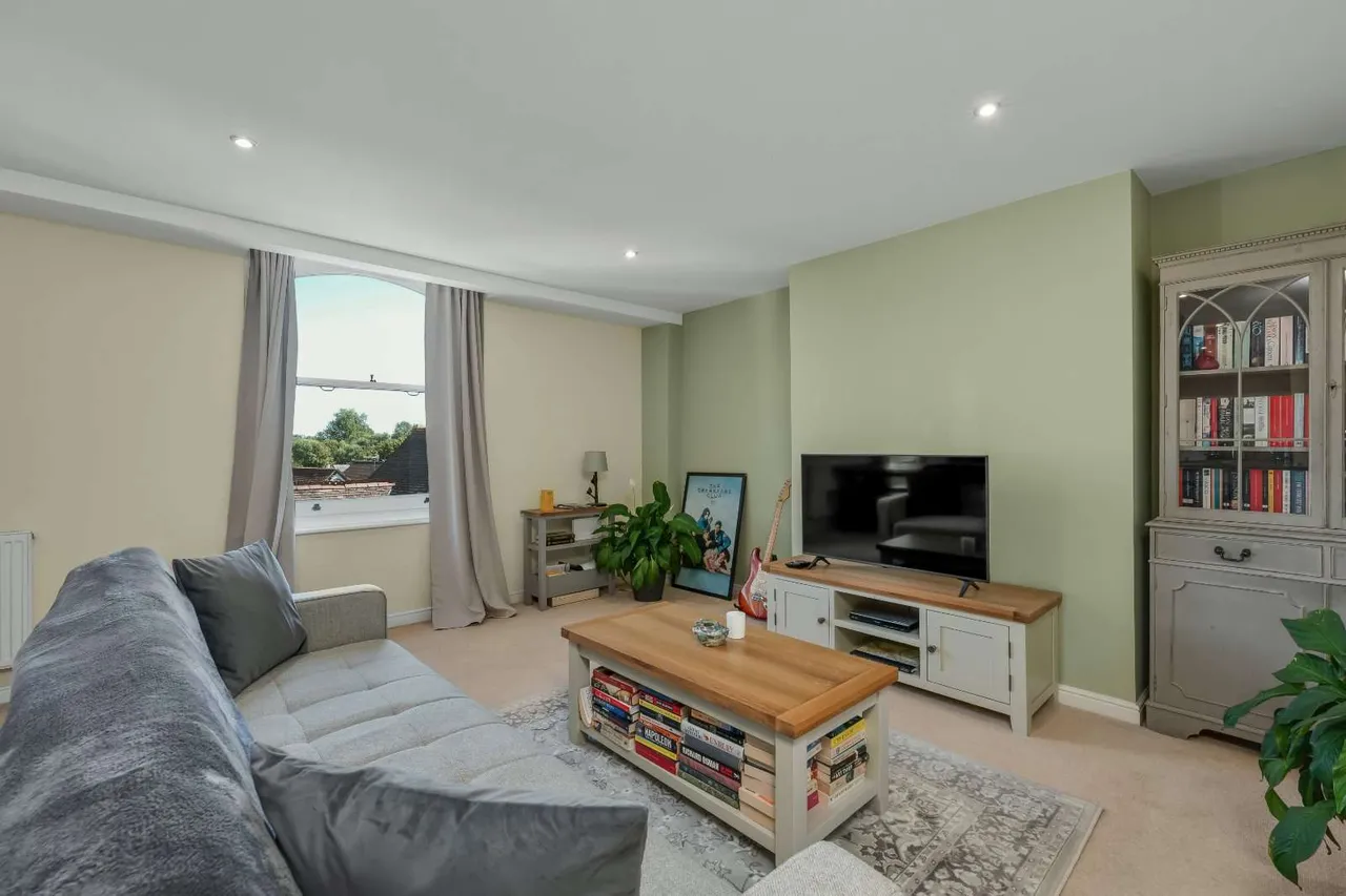 Feltham Avenue, East Molesey, Surrey, KT8 9BT, photo 4