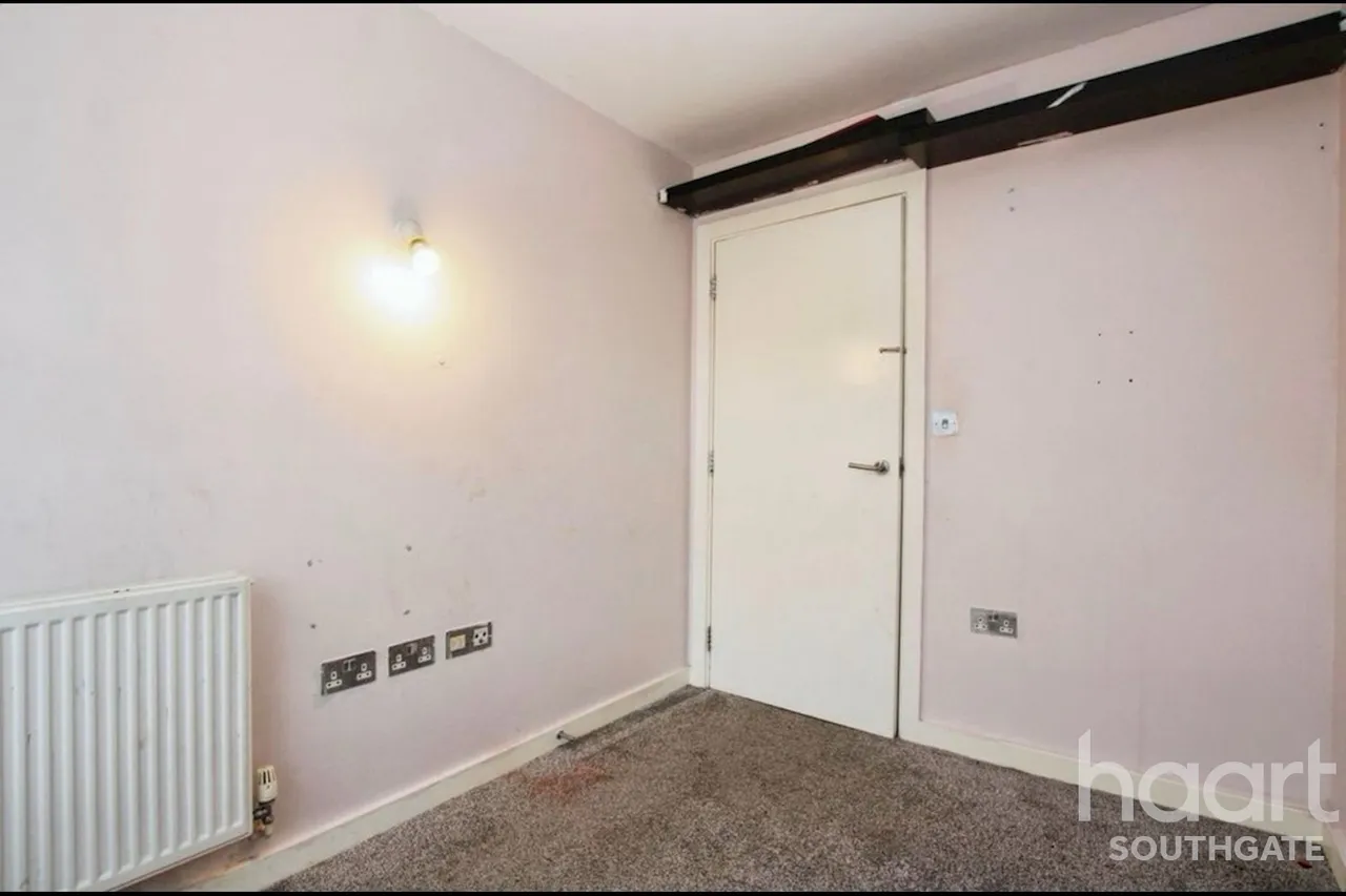 Pinnata Close, Enfield, EN2, photo 11