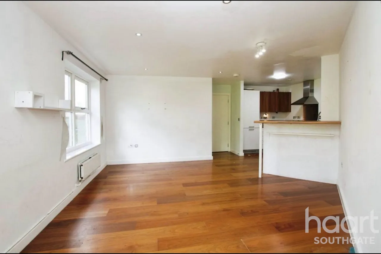 Pinnata Close, Enfield, EN2, photo 5