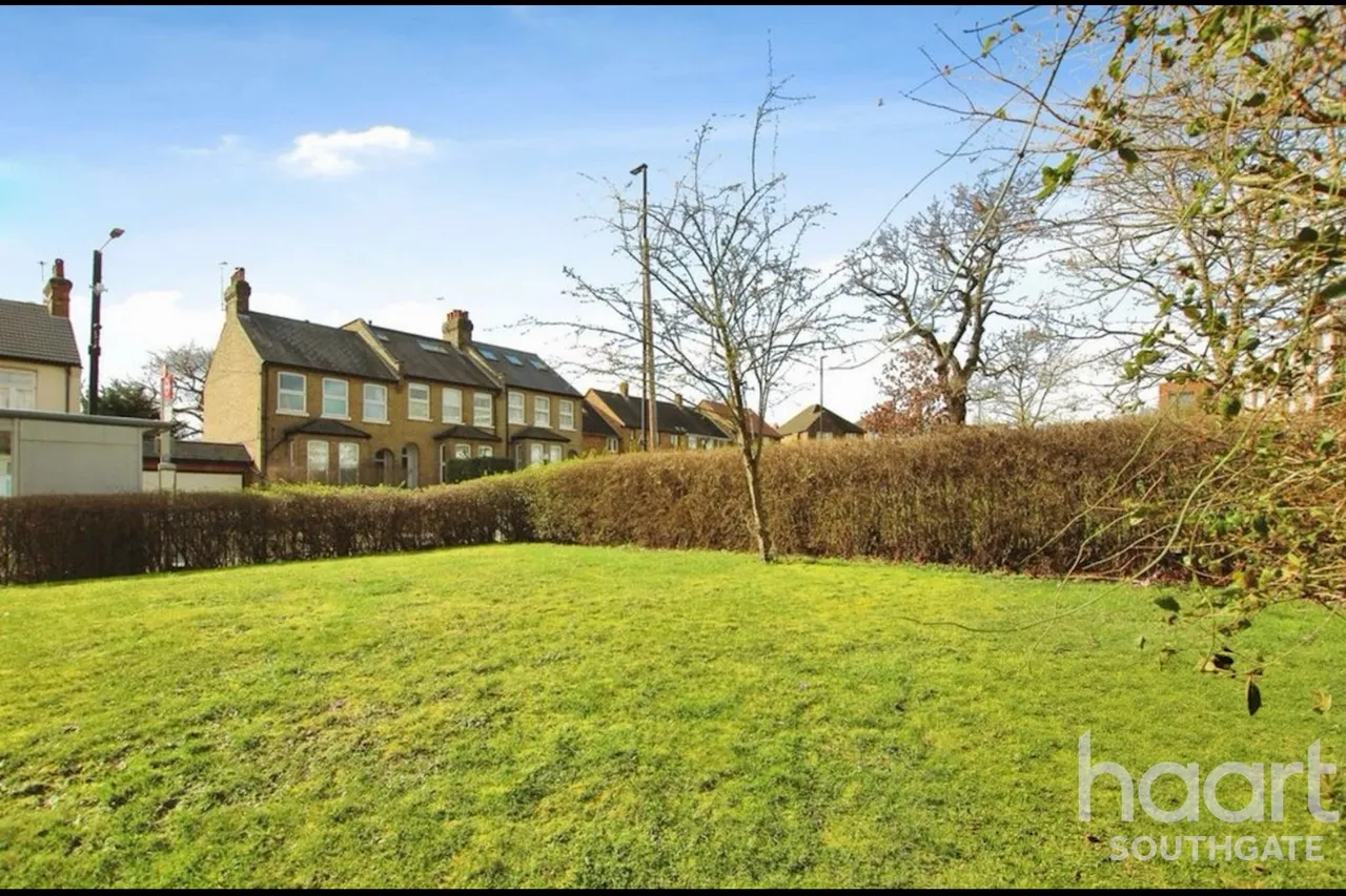 Pinnata Close, Enfield, EN2, photo 15