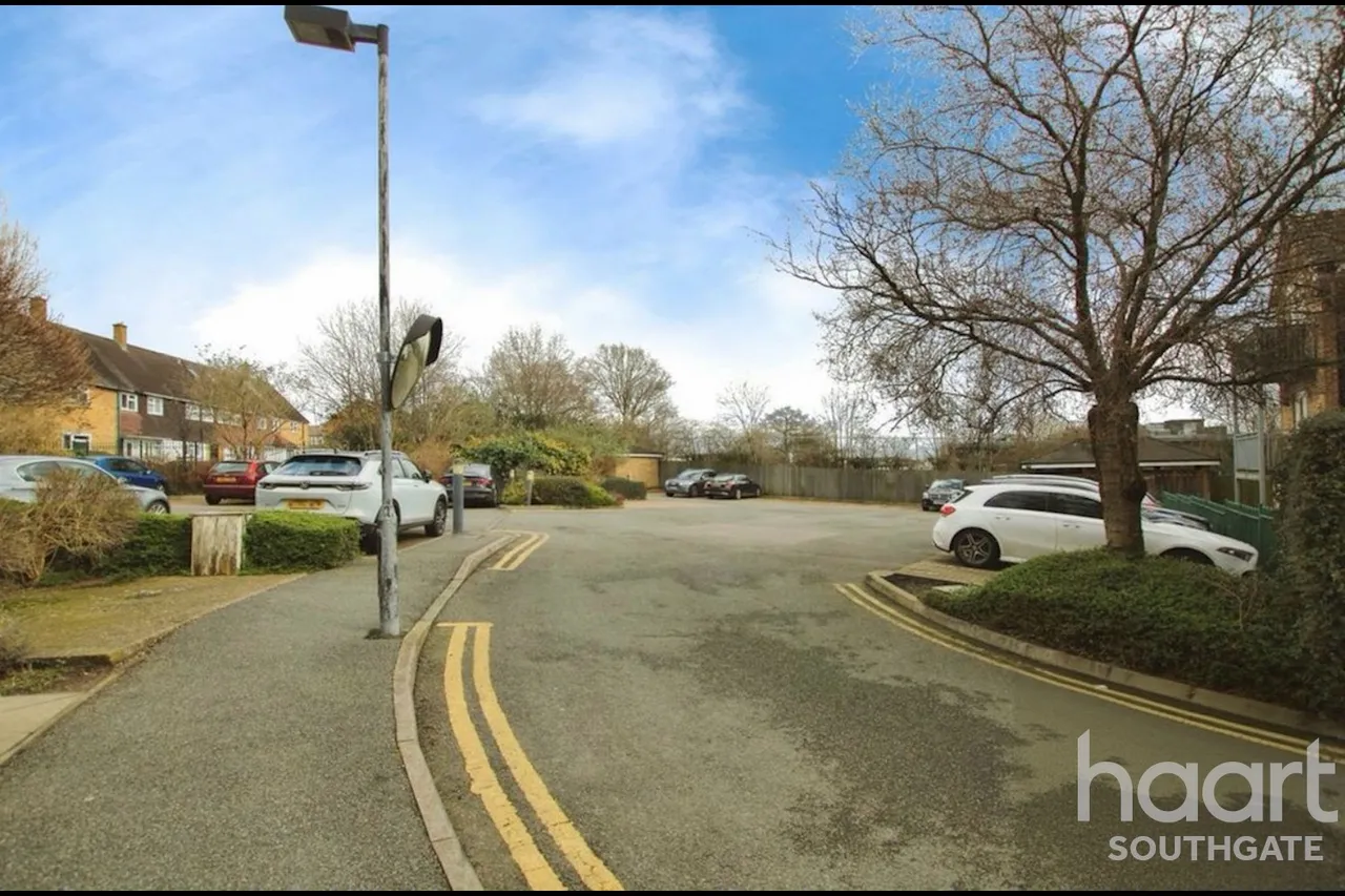 Pinnata Close, Enfield, EN2, photo 16