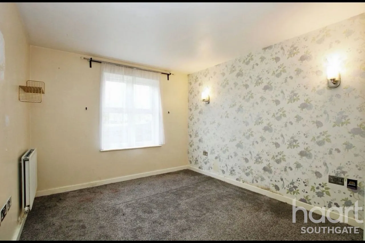 Pinnata Close, Enfield, EN2, photo 8