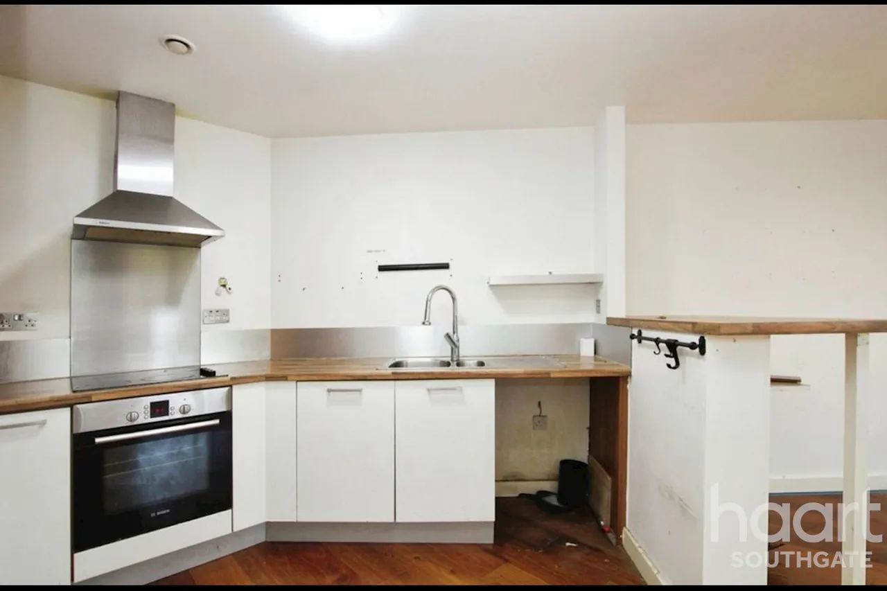 Pinnata Close, Enfield, EN2, photo 6