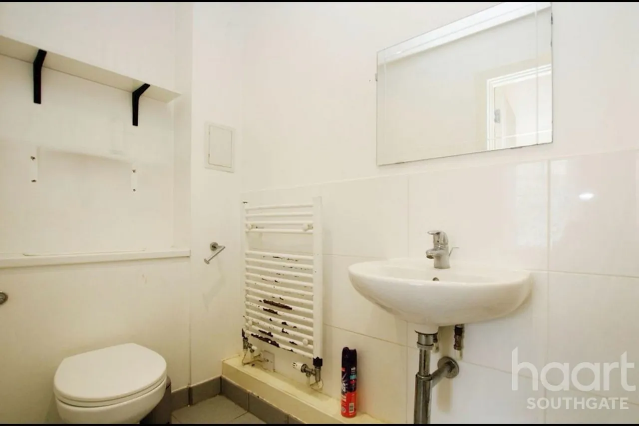 Pinnata Close, Enfield, EN2, photo 10