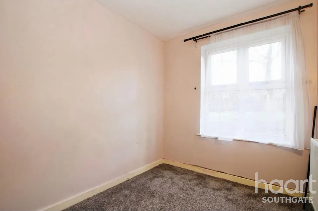 Pinnata Close, Enfield, EN2, photo 12