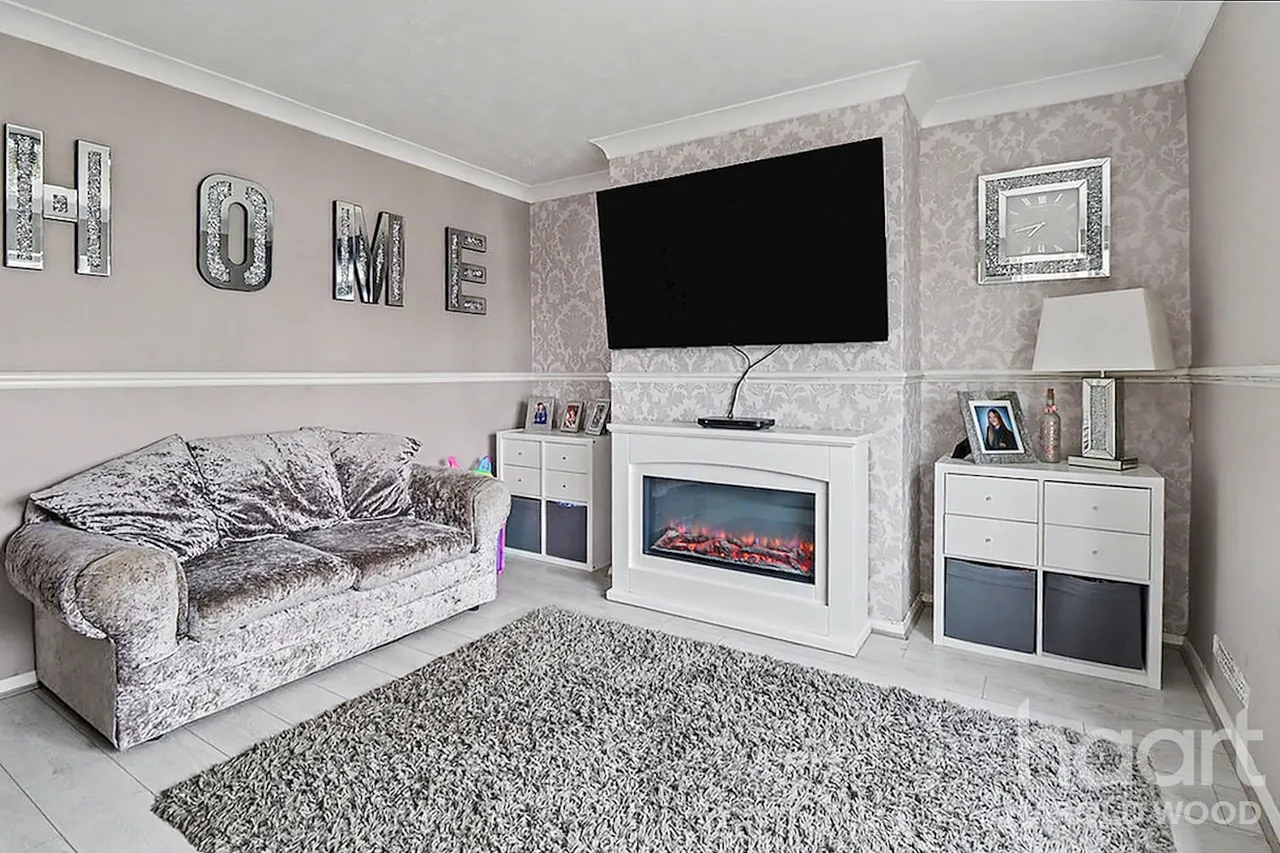 Montgomery Crescent, Harold Hill, RM3, photo 2