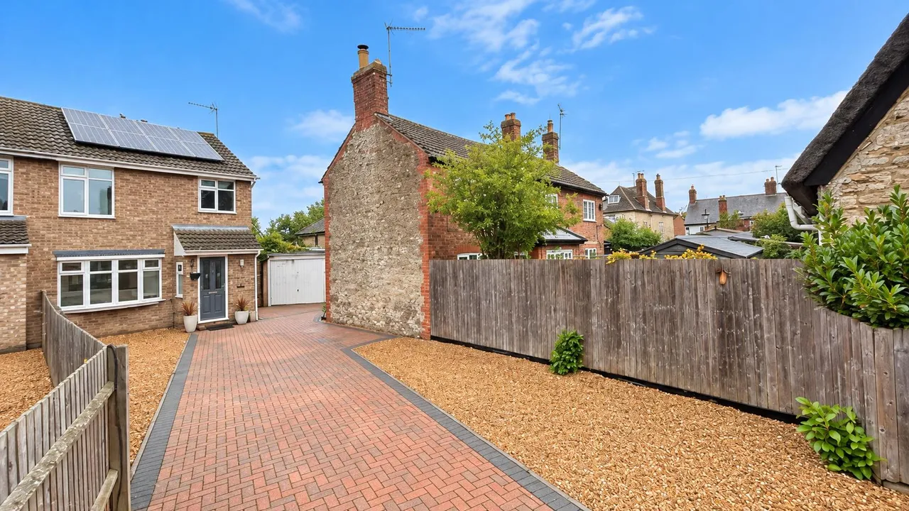 St. James Close, Hanslope, photo 15