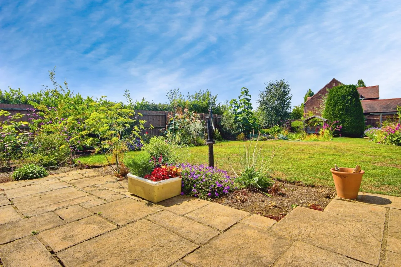 Sellars Road, Hardwicke, Gloucester, GL2, photo 5