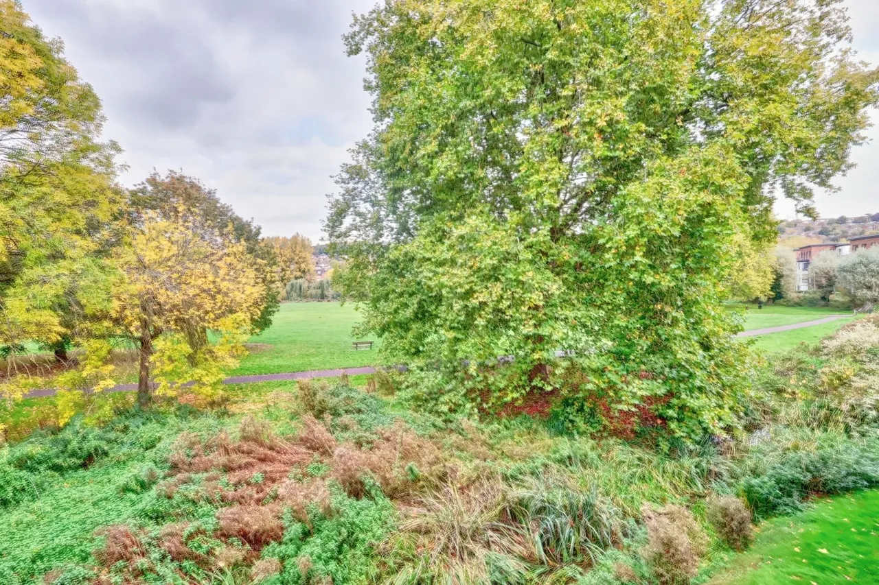 Fryers Lane, High Wycombe, HP12, photo 9