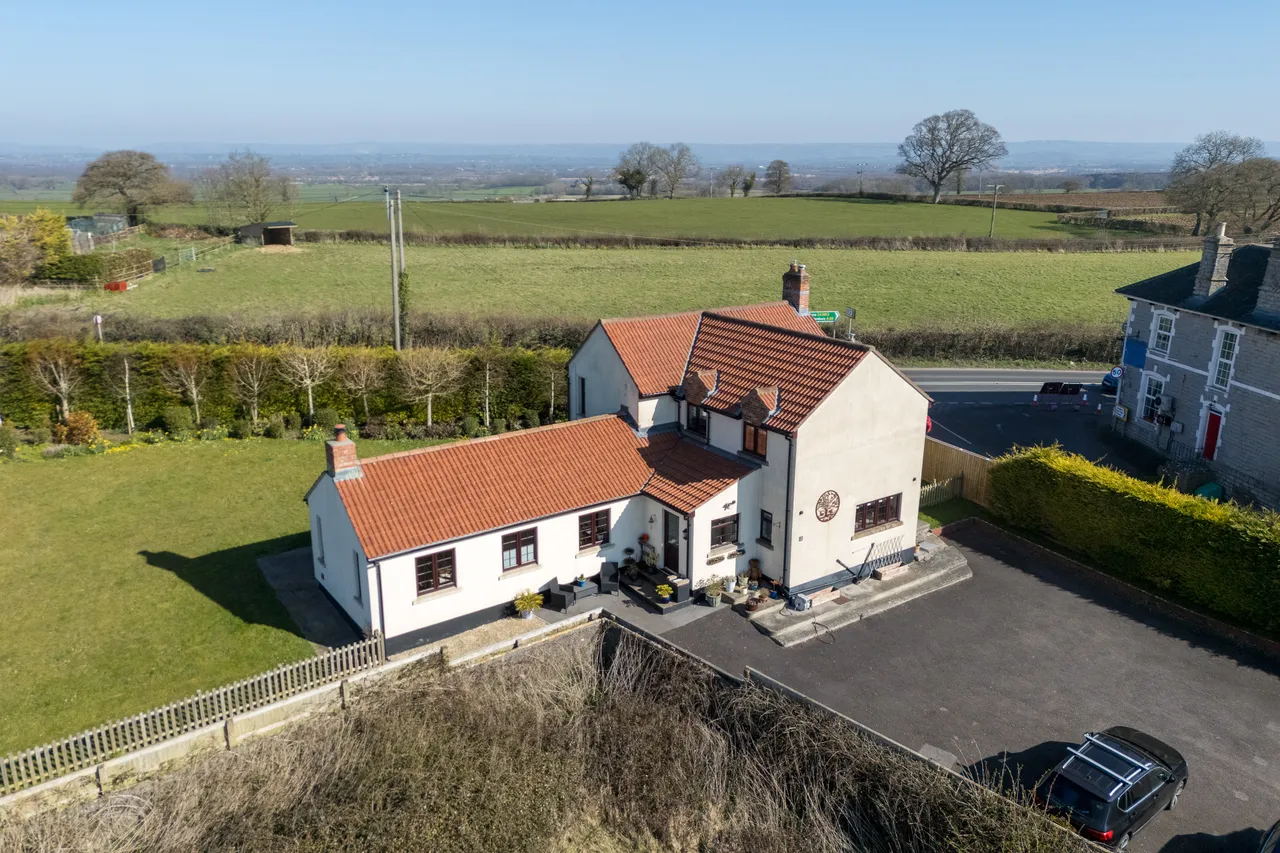 4 bed house for sale, Bath Road, Ashcott