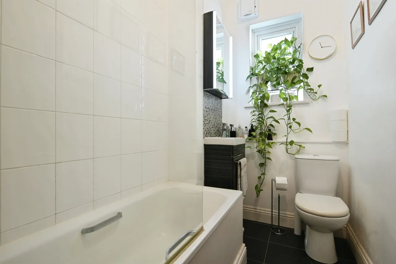 Glendale Road, Hove, photo 12