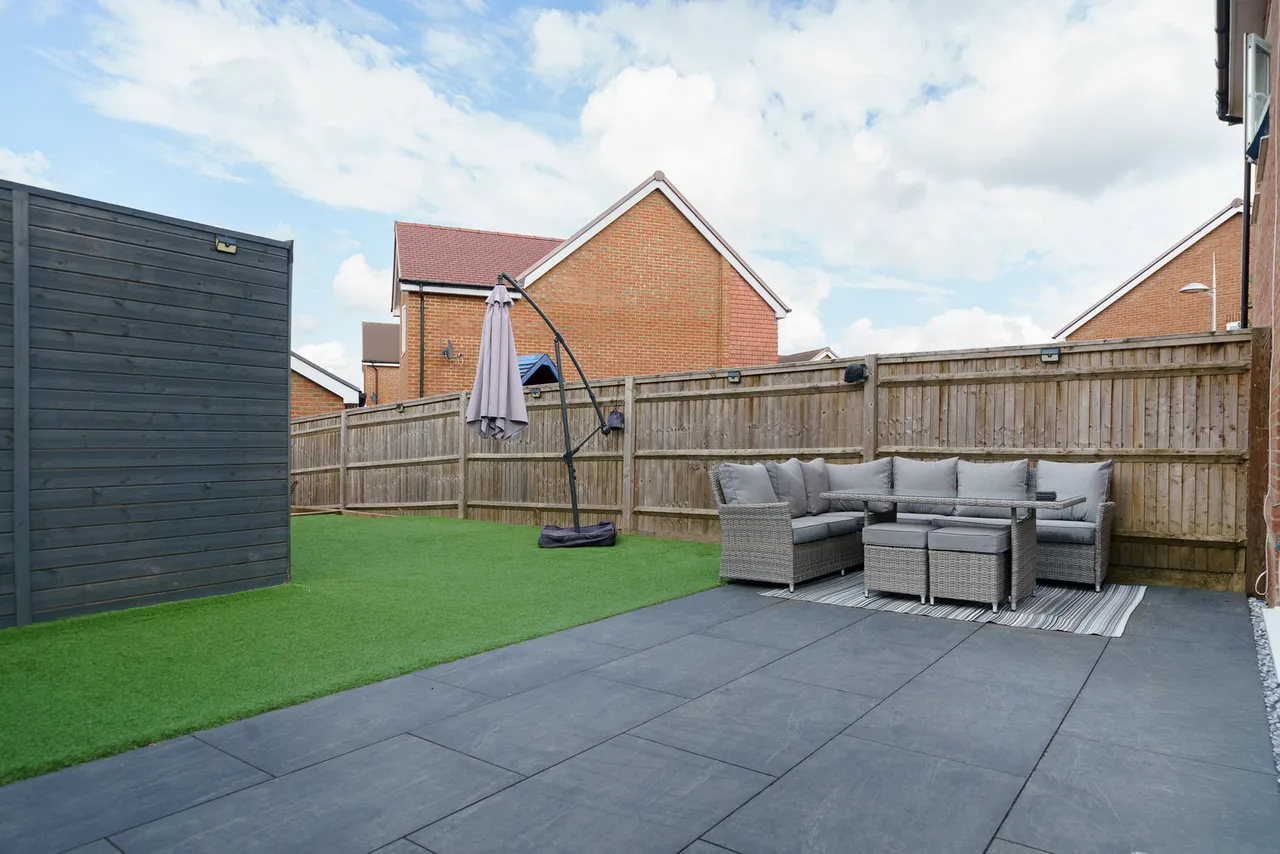 Brewers Way, Faygate, RH12, photo 21