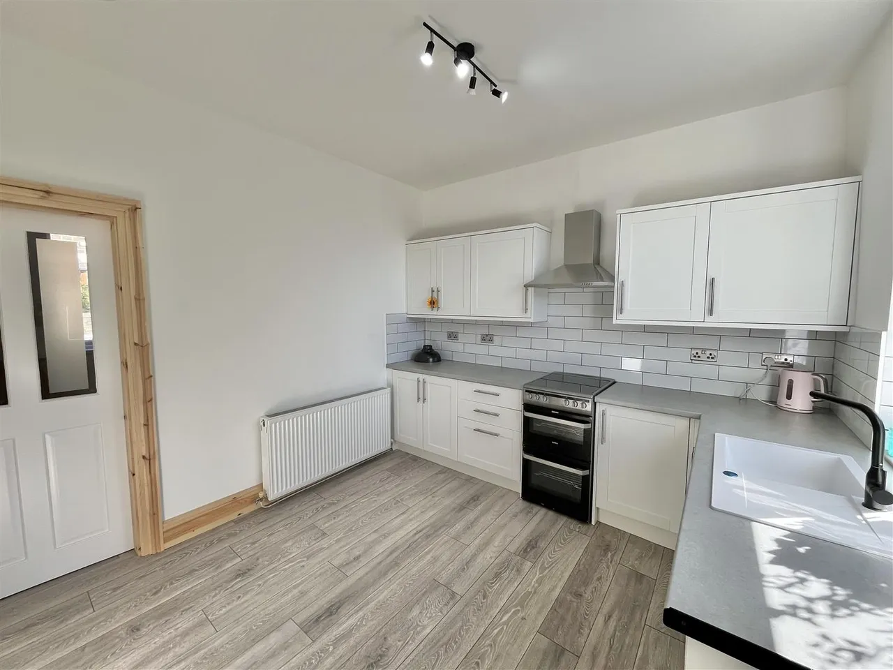 Manchester Road, Tintwistle, SK13, photo 5