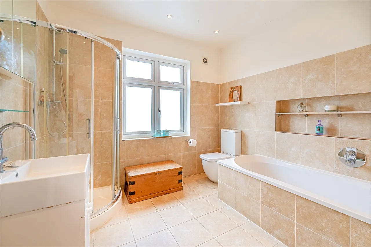Wellesley Road, Twickenham, TW2 5RR, photo 13