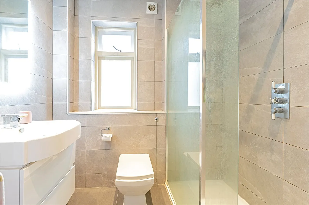 Wellesley Road, Twickenham, TW2 5RR, photo 11