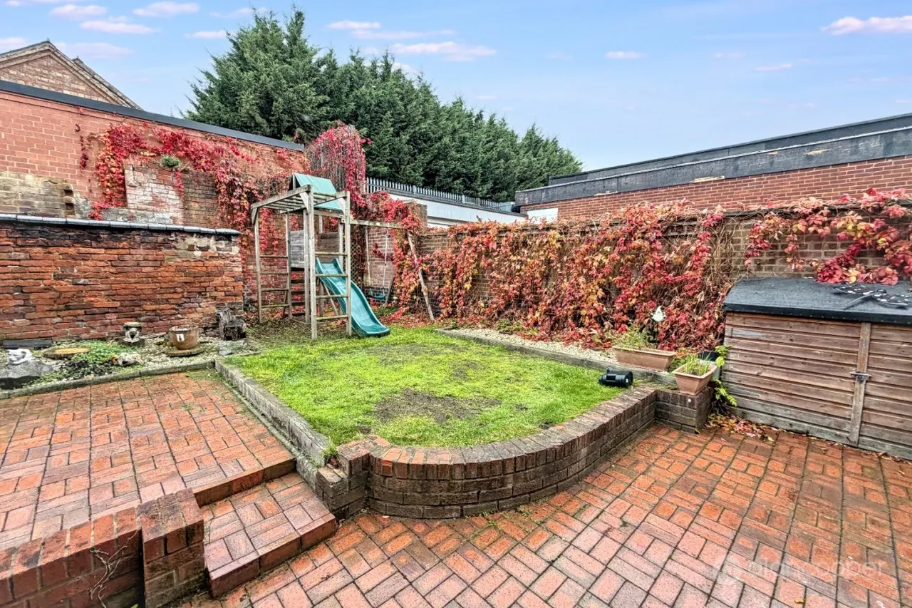 School Road, Bulkington, CV12, photo 16