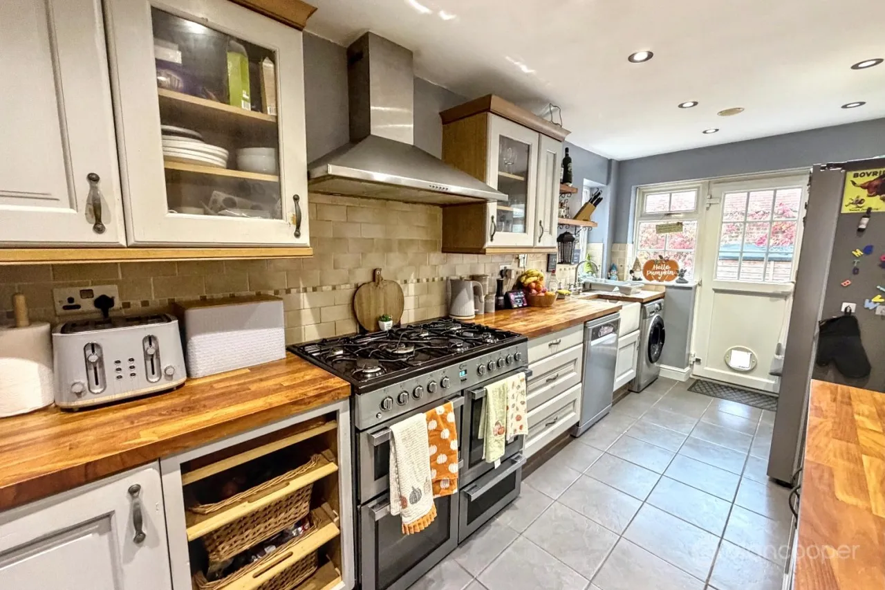 School Road, Bulkington, CV12, photo 7