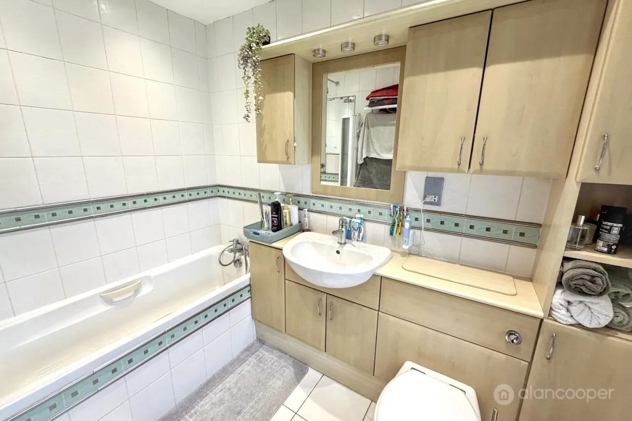 School Road, Bulkington, CV12, photo 15