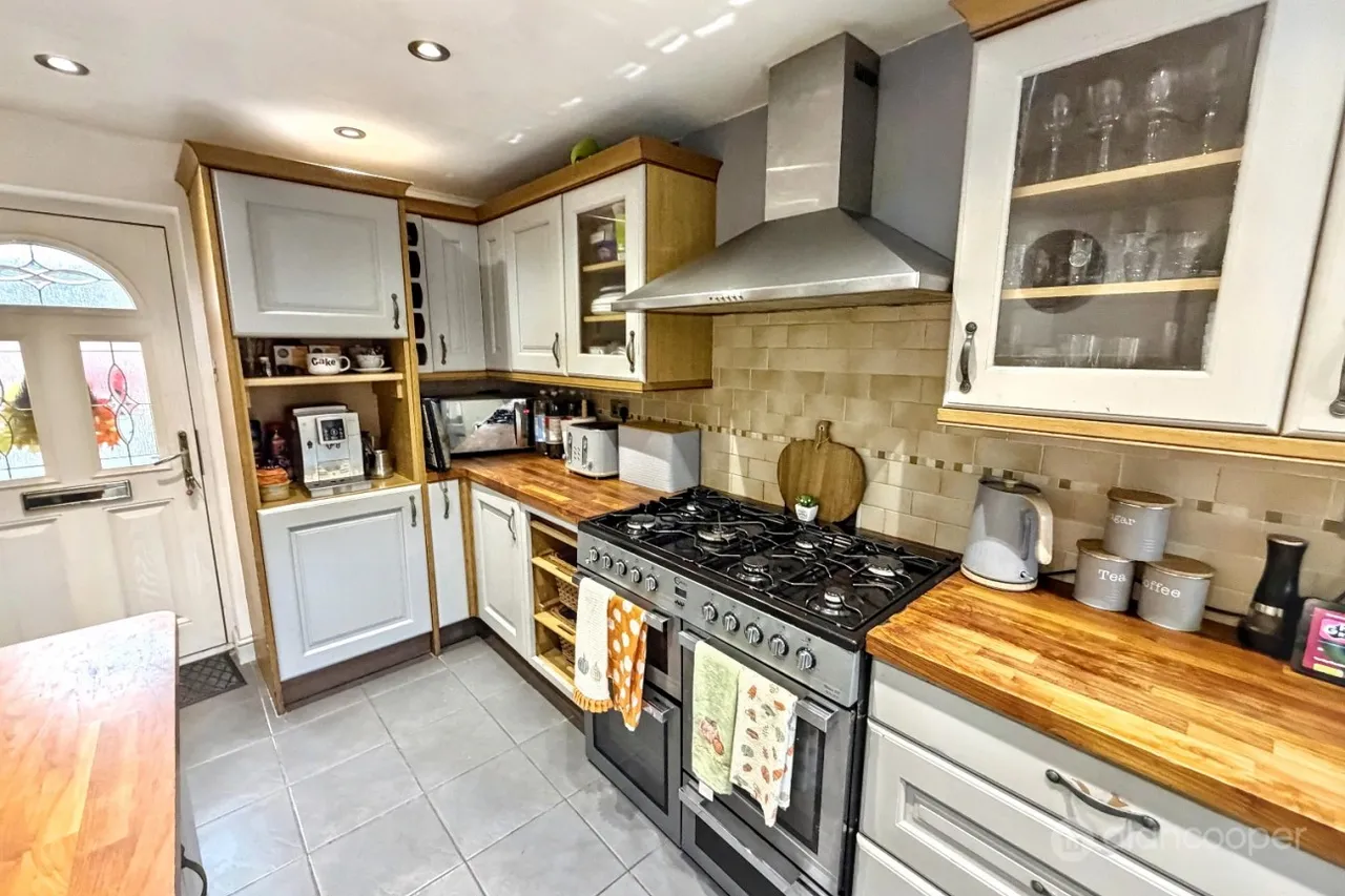 School Road, Bulkington, CV12, photo 9