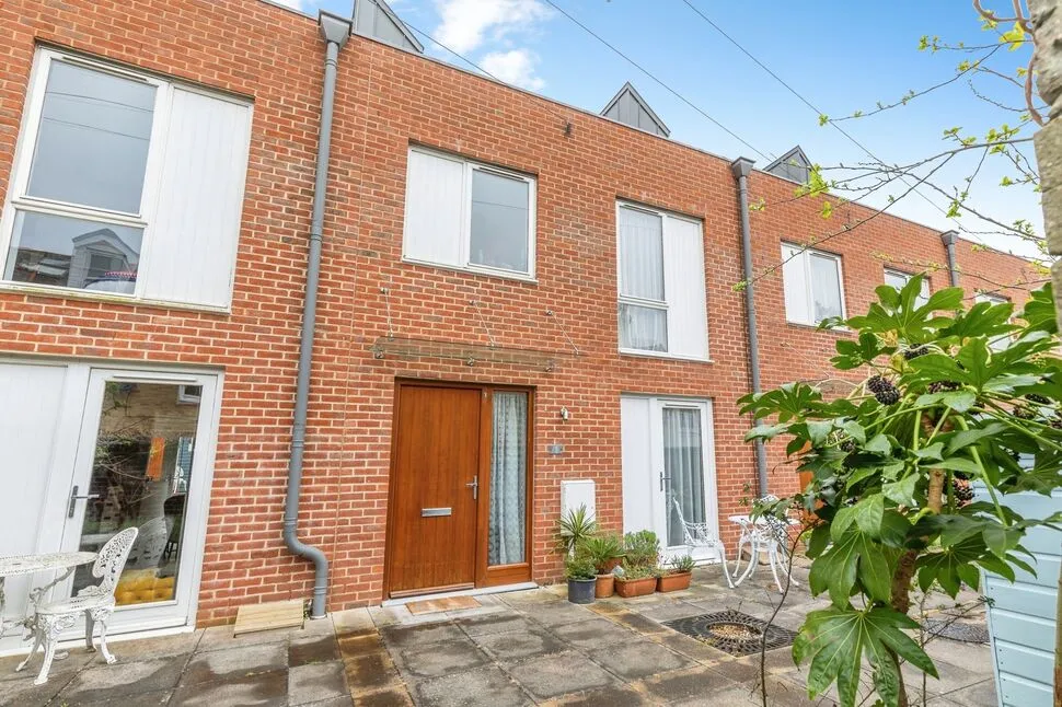 4 bed house for sale — Bishopscourt Gardens, Love Lane, Kent, ME1