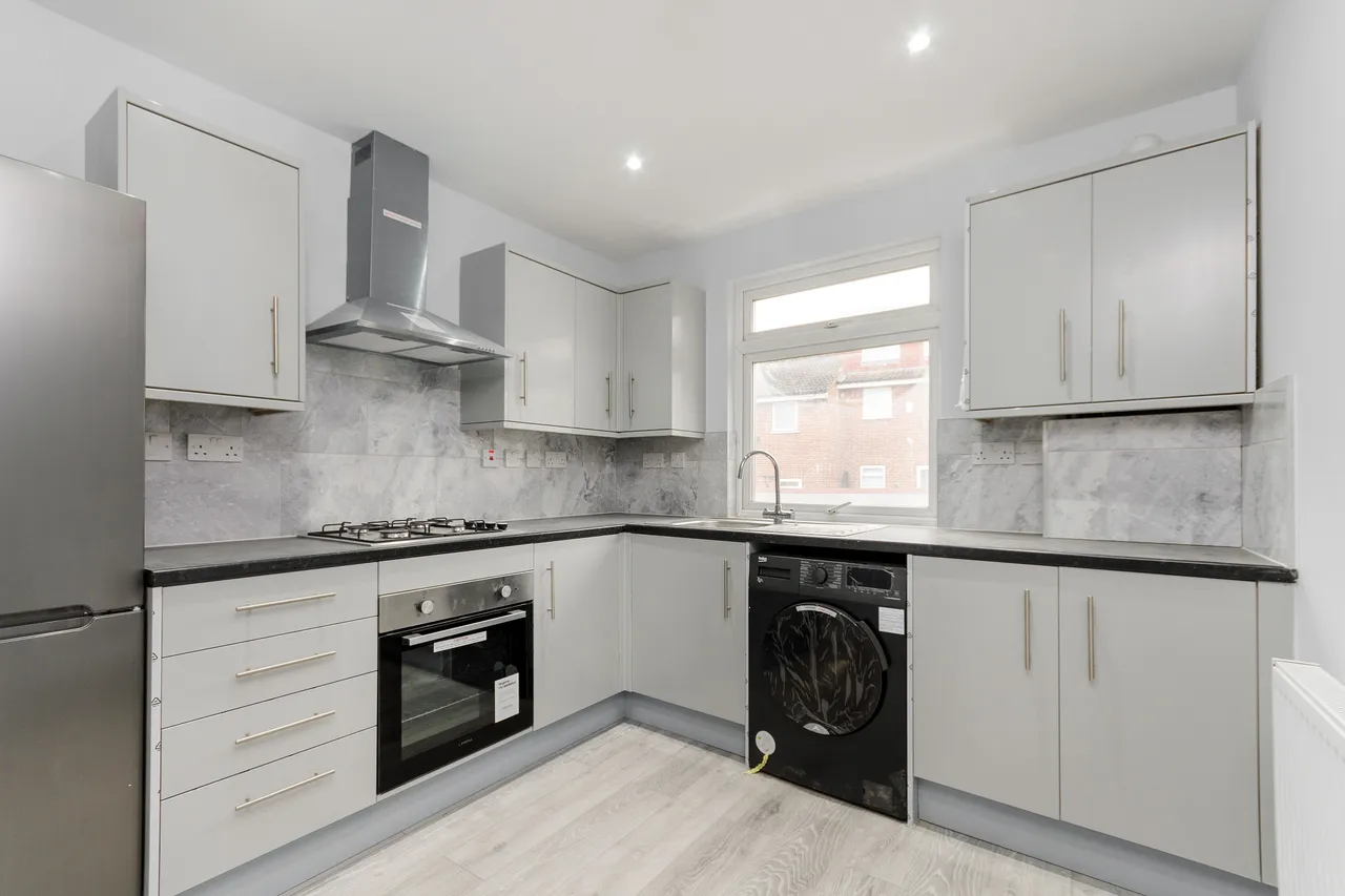 First Floor Flat, 1 Constance Road, Sutton, photo 3