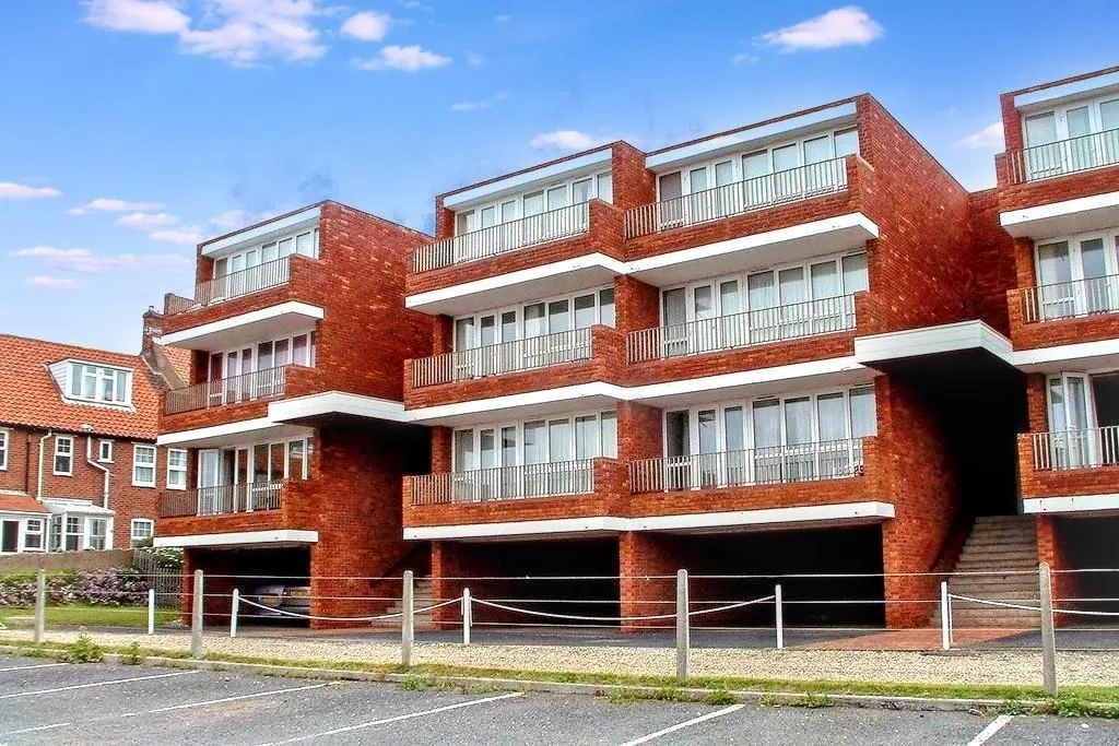 2 bed flat for sale, Cliff Road, Sheringham, NR26