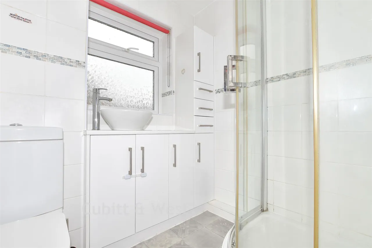 Cedar Way, Haywards Heath, RH16, photo 8