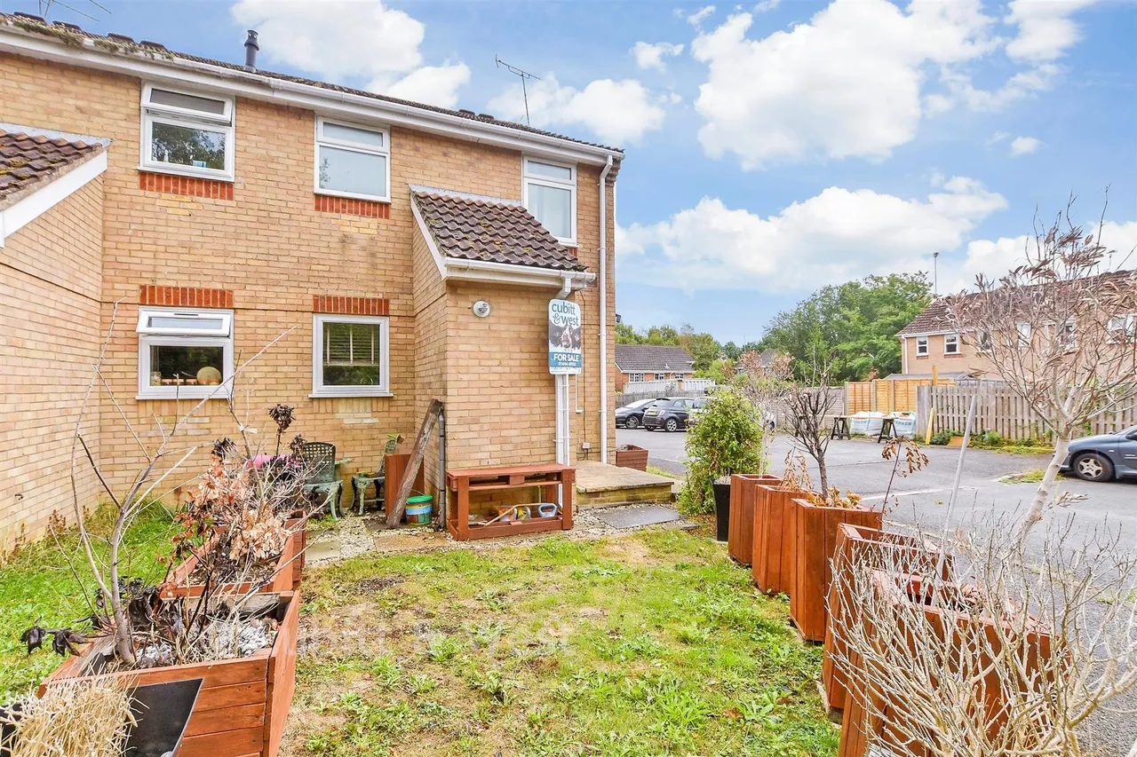 Cedar Way, Haywards Heath, RH16, photo 9