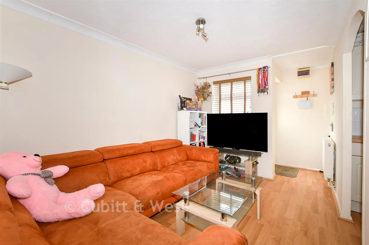 Cedar Way, Haywards Heath, RH16, photo 2