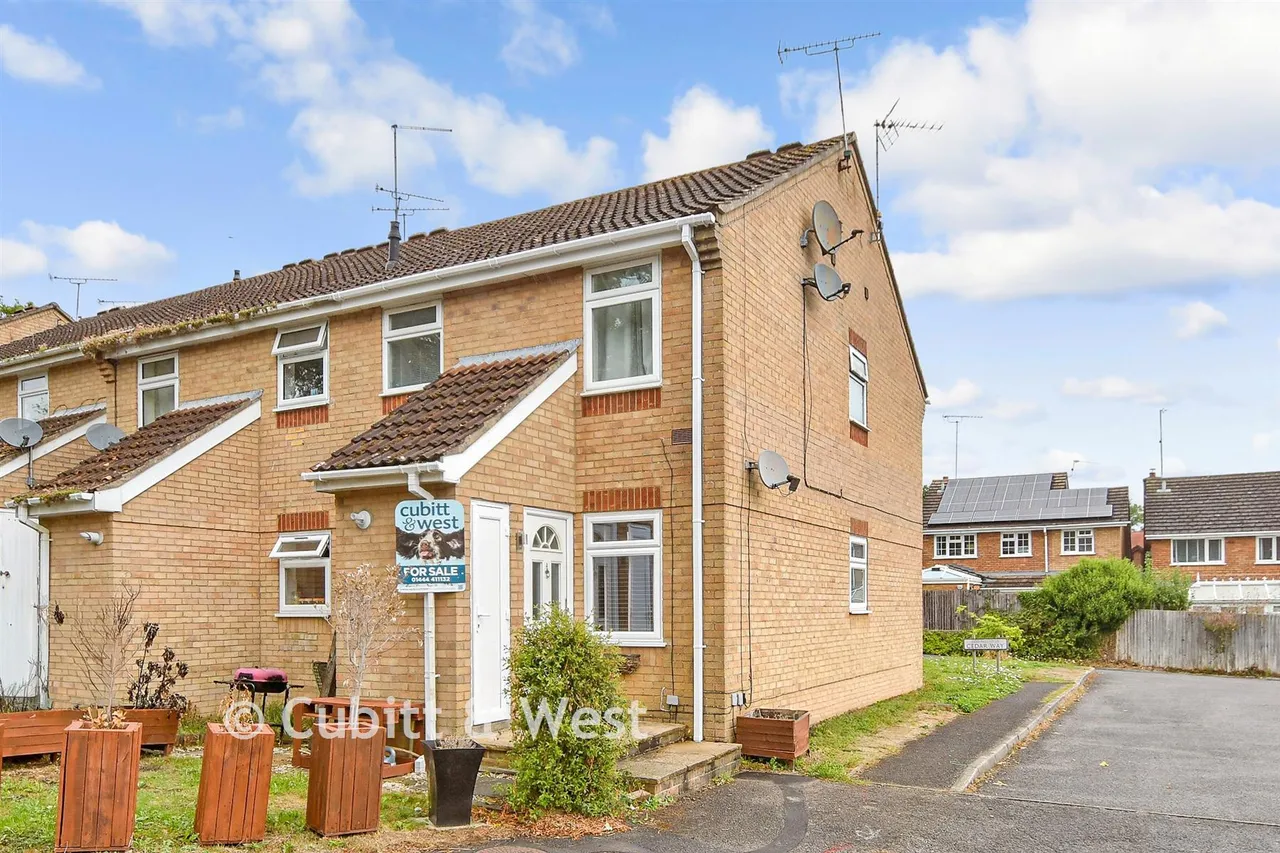 1 bed flat for sale, Cedar Way, Haywards Heath, RH16