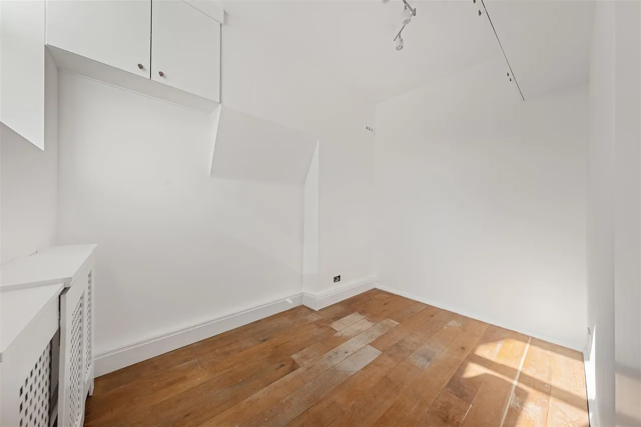 Chapel Road, London, photo 6