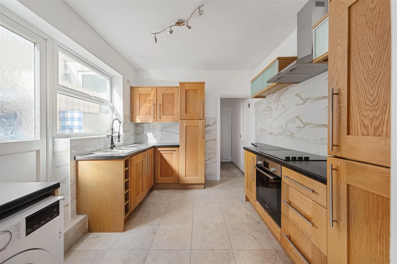 Chapel Road, London, photo 8
