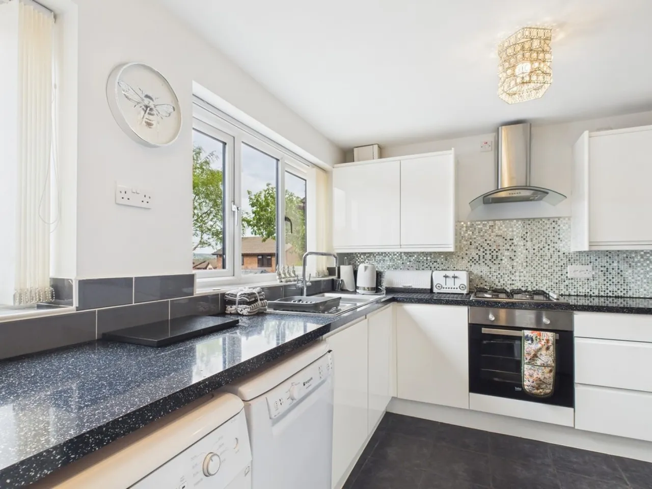 Tansey Close, Bucknall, Stoke-on-Trent, photo 8
