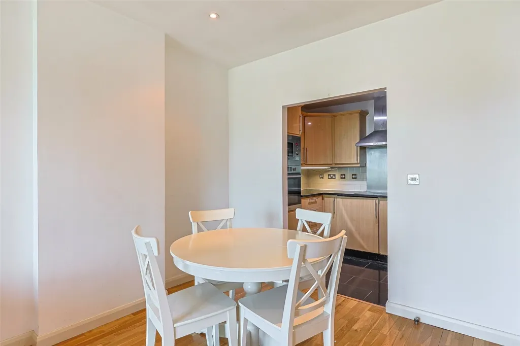 Uxbridge Road, Ealing, W5, photo 4
